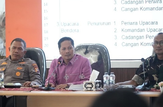 HUT ke-81 RI di Kuangsing, Plt Bupati  H. Muklisin Pimpin Langusng Rapat Pembentukan Panitia.