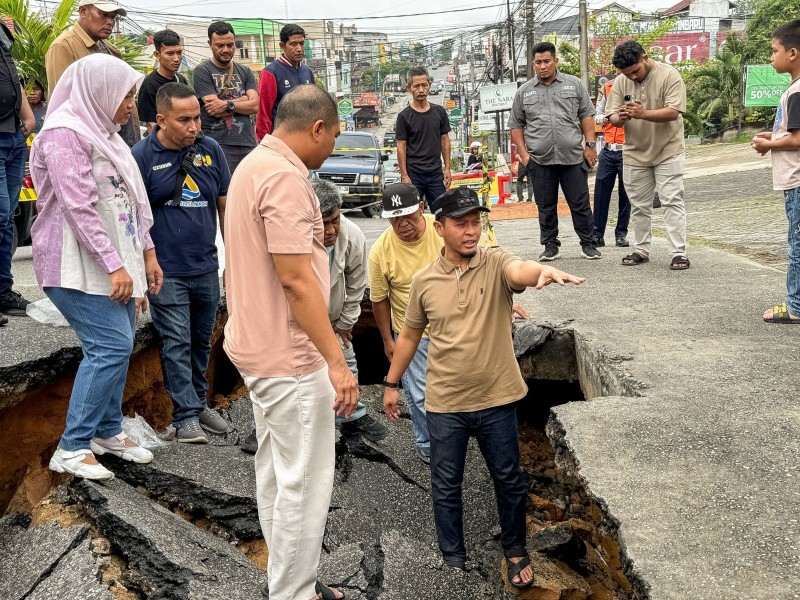 GEBRAKAN 100 HARI WALIKOTA PEKANBARU : MULAI DARI PENURUNAN PARKIR, PERSAMPAHAN, INFRASTRUKTUR DAN SOSIAL KEMASYARAKATAN