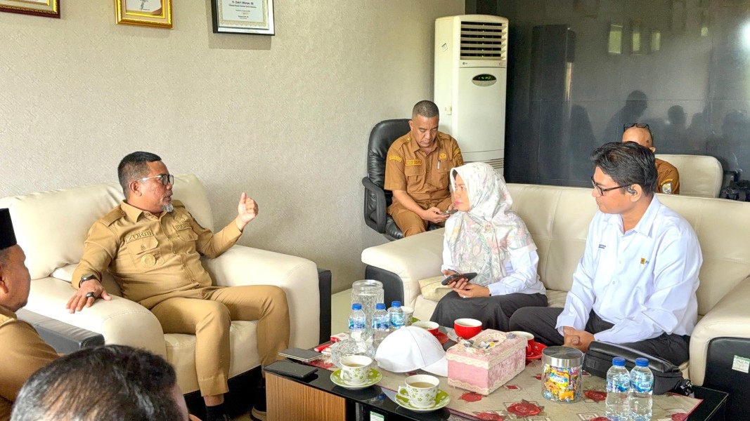 Bupati H. Zukri Berharap Tahun ini Pulau Mendol Sudah Nyala Listrik 24 Jam