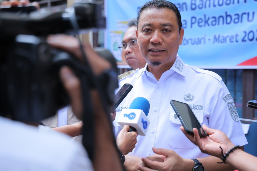 Wawako Markarius Pastikan Pelaksanaan TKA SMP Berjalan Lancar di Pekanbaru.