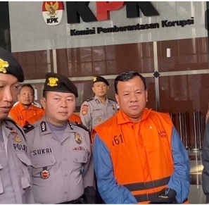 di Tahan KPK, Bupati Kuansing Amby Minta Mobil SUV Toyota Land Cruiser 300GR-S ke Calon Sekda.