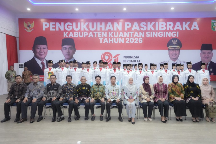 di Hari Kemerdekaan,  (PLT) Bupati H. Muklisin Ajak Masyarakat Dukung Kemajuan Kuansing